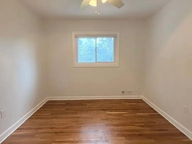 9714 Admiralty Dr — Photo 18