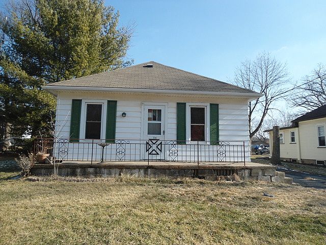 1st image of 114 E Main St