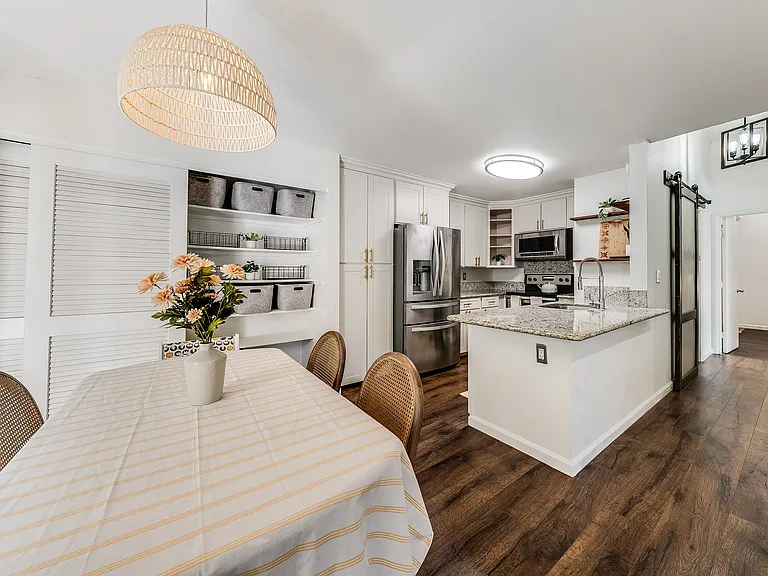 585 Mananai Pl #26U — Photo 3