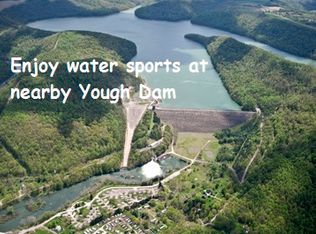 127 Gibbon Glade Rd, Farmington, PA 15437