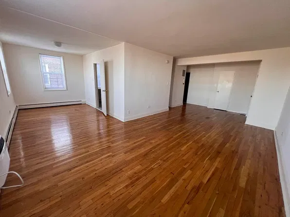 84-31 Van Wyck Expy #4N, Jamaica, NY 11435