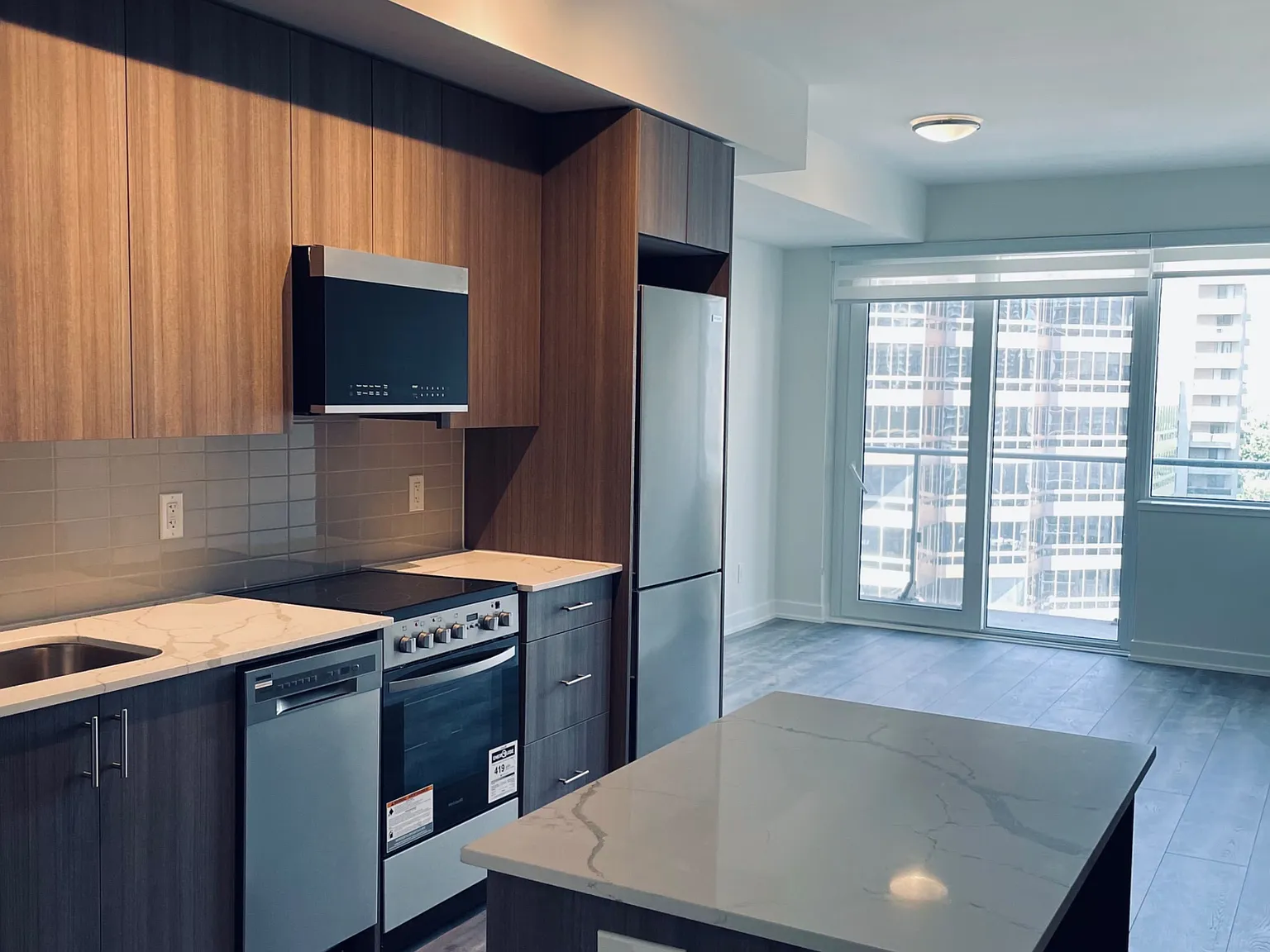 Ellie Condos — Photo 3