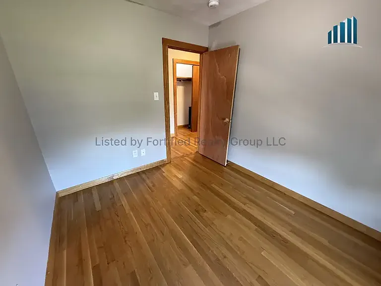 132 Hall St #3 — Photo 7