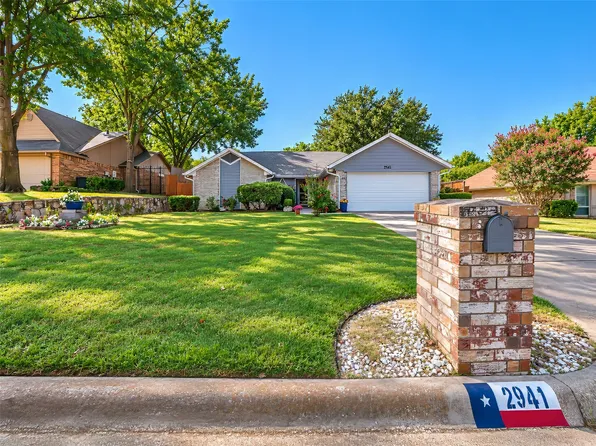 2941 Cresthaven Dr, Grapevine, TX 76051