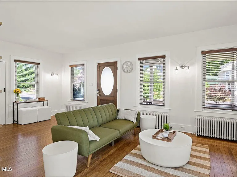 162 Lake Ave — Photo 5