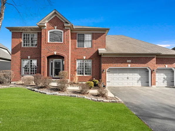 2220 Brookwood Dr, South Elgin, IL 60177