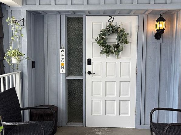 419 Pine Tree Ct APT 21