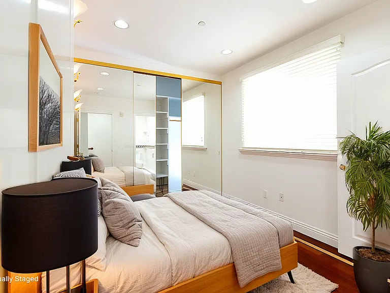 virtual furniture in the picture