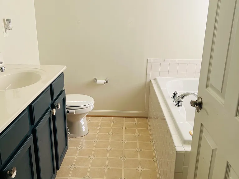 9404 Lanae Ln — Photo 27
