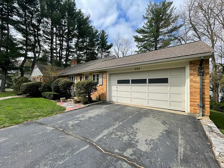 204 Follen Rd — Photo 3