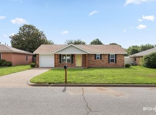 1111 Lisa Ln, Burkburnett, TX 76354