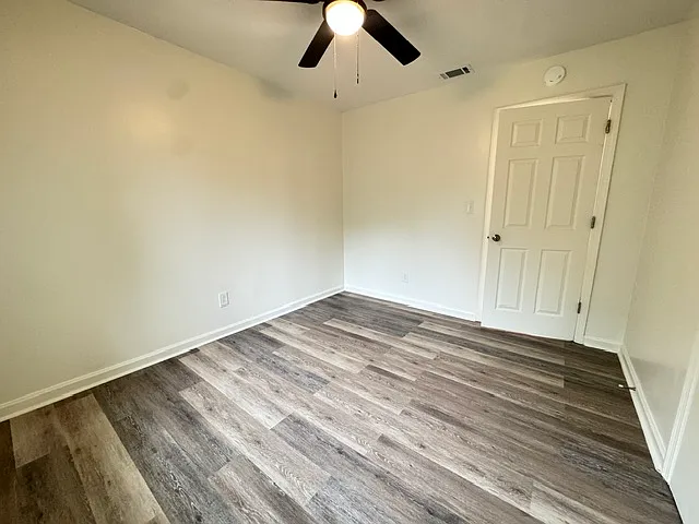 1526 Barcelona Dr — Photo 8