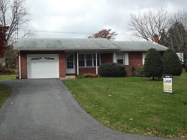 10049 McCreary Rd photo 1