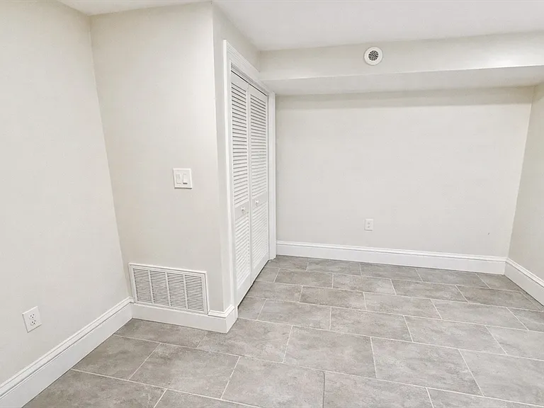 35 Foster St #A — Photo 8
