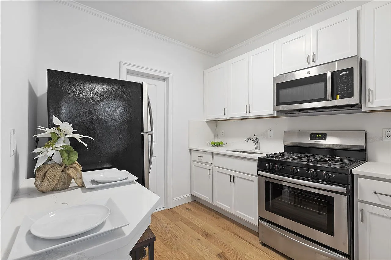 Studio, $1,675 — Photo 1