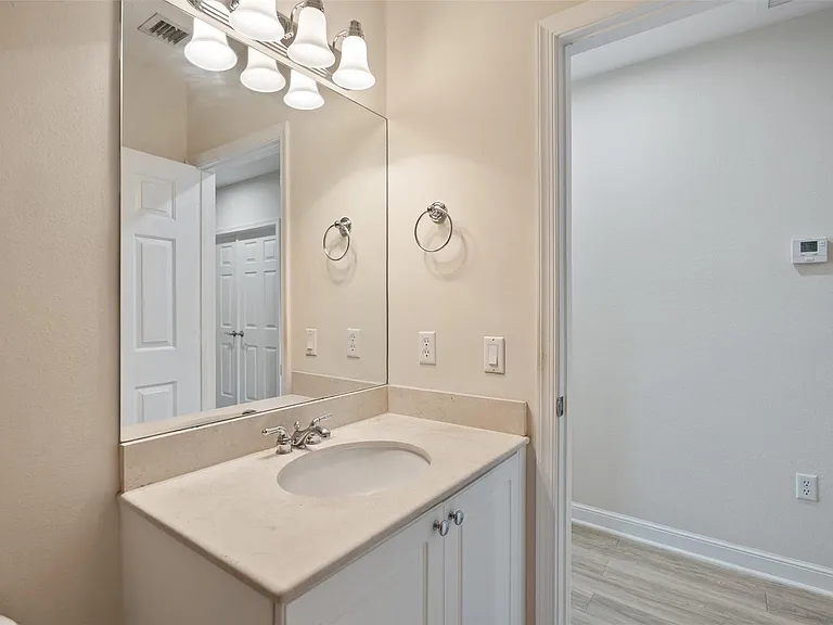 6094 Live Oak Ct #B — Photo 43