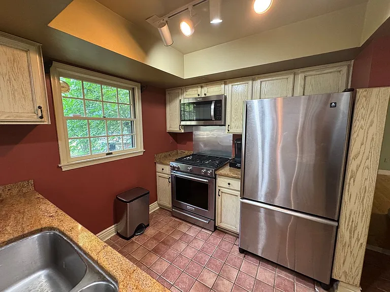 102 Ravenwood Pl — Photo 6