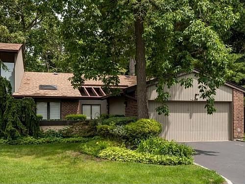 1st image of 131 Golf View Dr