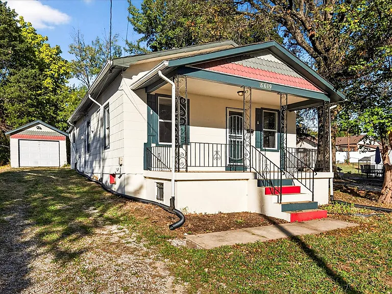 8619 Mackenzie Rd — Photo 31