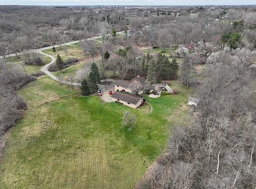 5th image of 9595 Carpenter Rd