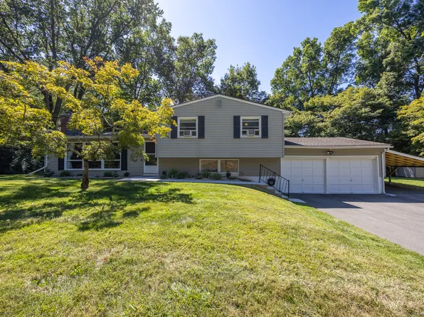 11 Riverside Drive, Meriden, CT 06451