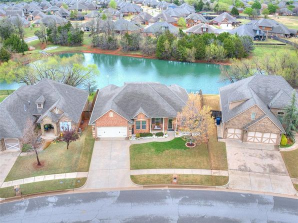 19420 Crest Ridge Dr, Edmond, OK 73012