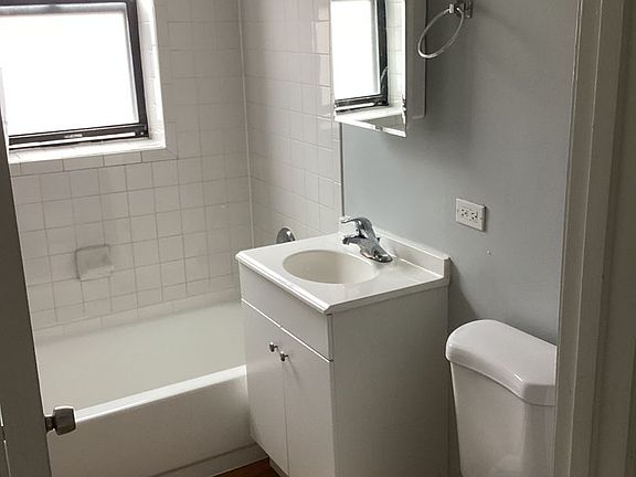 2nd image of 6811 S Paxton Ave APT 205