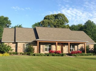 525 Renshaw Rd, Yazoo City, MS 39194