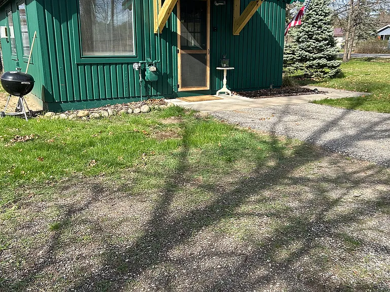 1561 Dartmouth Rd — Photo 10