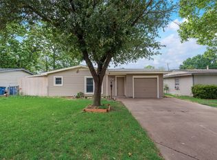 2404 Gross Rd, Dallas, TX 75228
