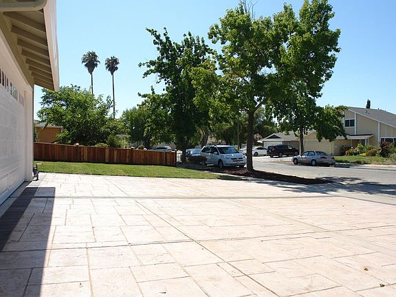 4th image of 3210 Victor Ct