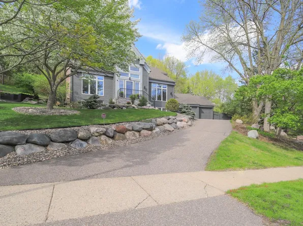 6379 Ginger Dr, Eden Prairie, MN 55346