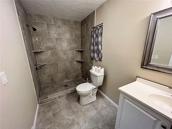 3rd image of 1251 Grandview Blvd