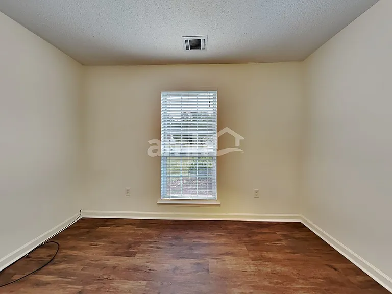 20 Carlisle Ln — Photo 17