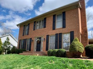 890 Woodland Dr, Maysville, KY 41056
