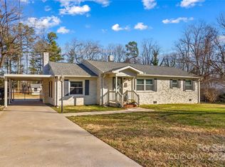 754 Edgemoor Dr, Mooresville, NC 28115
