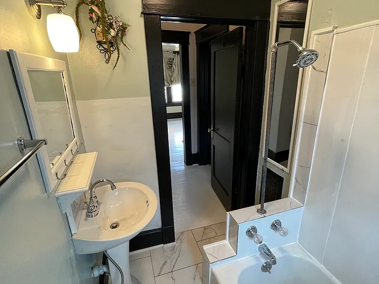 E Cedar St — Photo 18