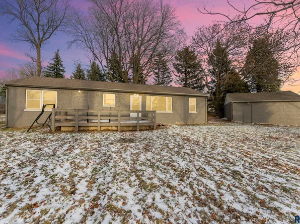 1300 E 72nd St N, Sioux Falls, SD 57104