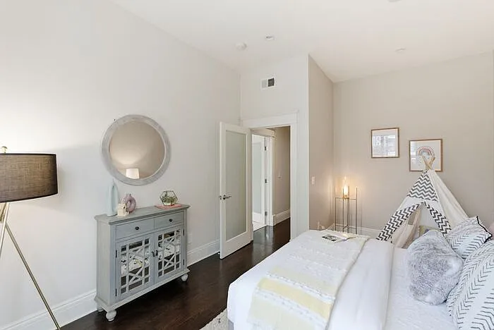 471 S Van Ness Ave — Photo 26
