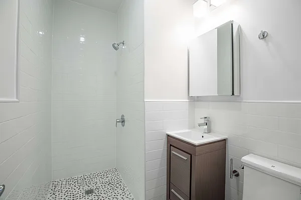 Rented by Nooklyn NYC LLC | media 11