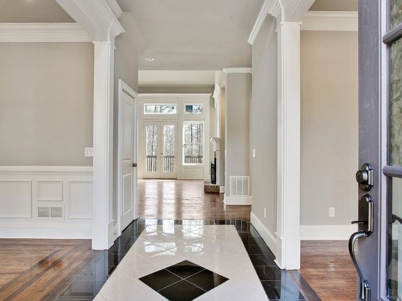 2nd image of 5305 Brookhollow Dr