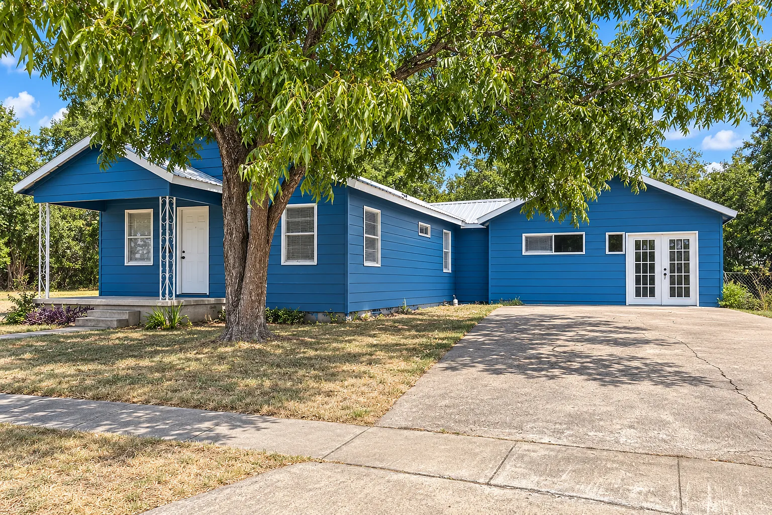 3 bed, 1264 sqft, $1,100 — Photo 2