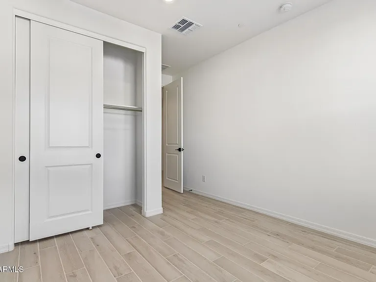 21301 W Roanoke Ave — Photo 28
