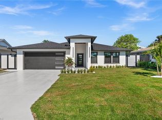 135 Tahiti Cir, Naples, FL 34113