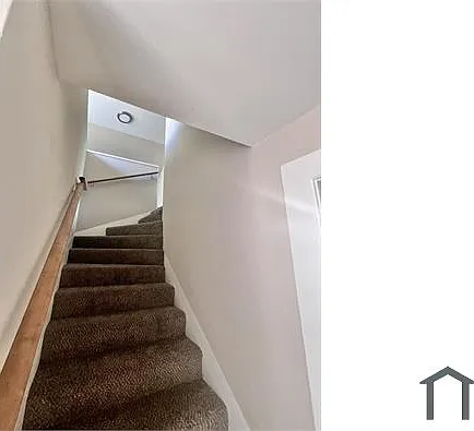 419 E Ash St — Photo 5