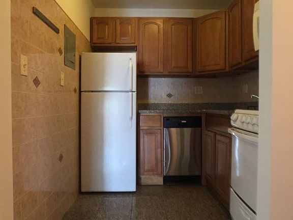 2nd image of 441 Graham Ave APT 3R