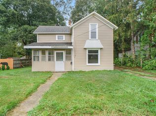 1118 8th St, Three Rivers, MI 49093