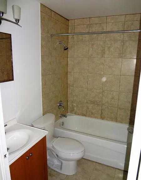 908 Devonshire Ave — Photo 6