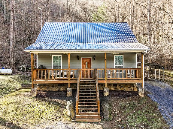 2nd image of 4876 Pearl Valley Rd