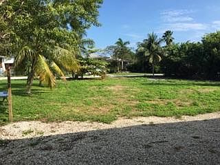 1st image of 322 Calzada De Bougainville